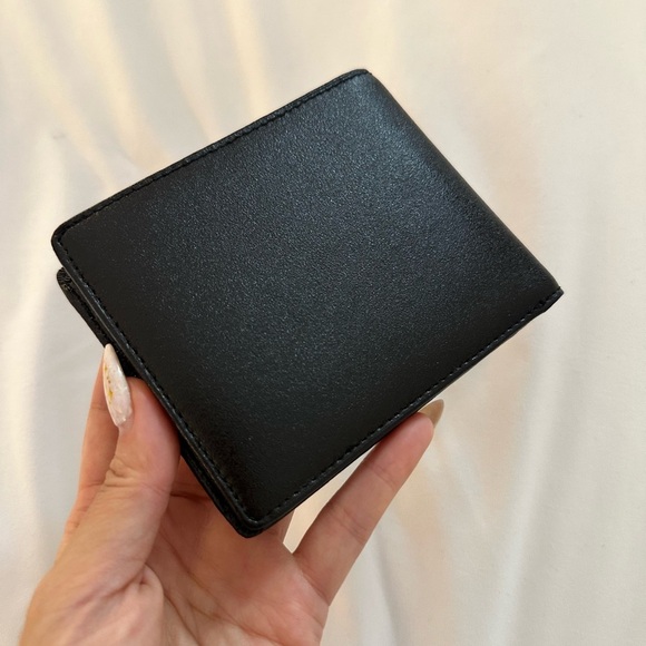New DKNY Bifold Black Leather wallet - Picture 4 of 8